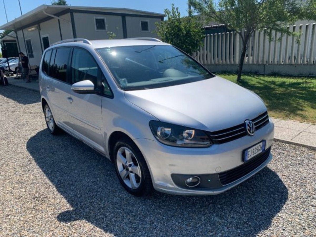 Volkswagen Touran 2.0 TDI 140 CV DSG Highline (3)