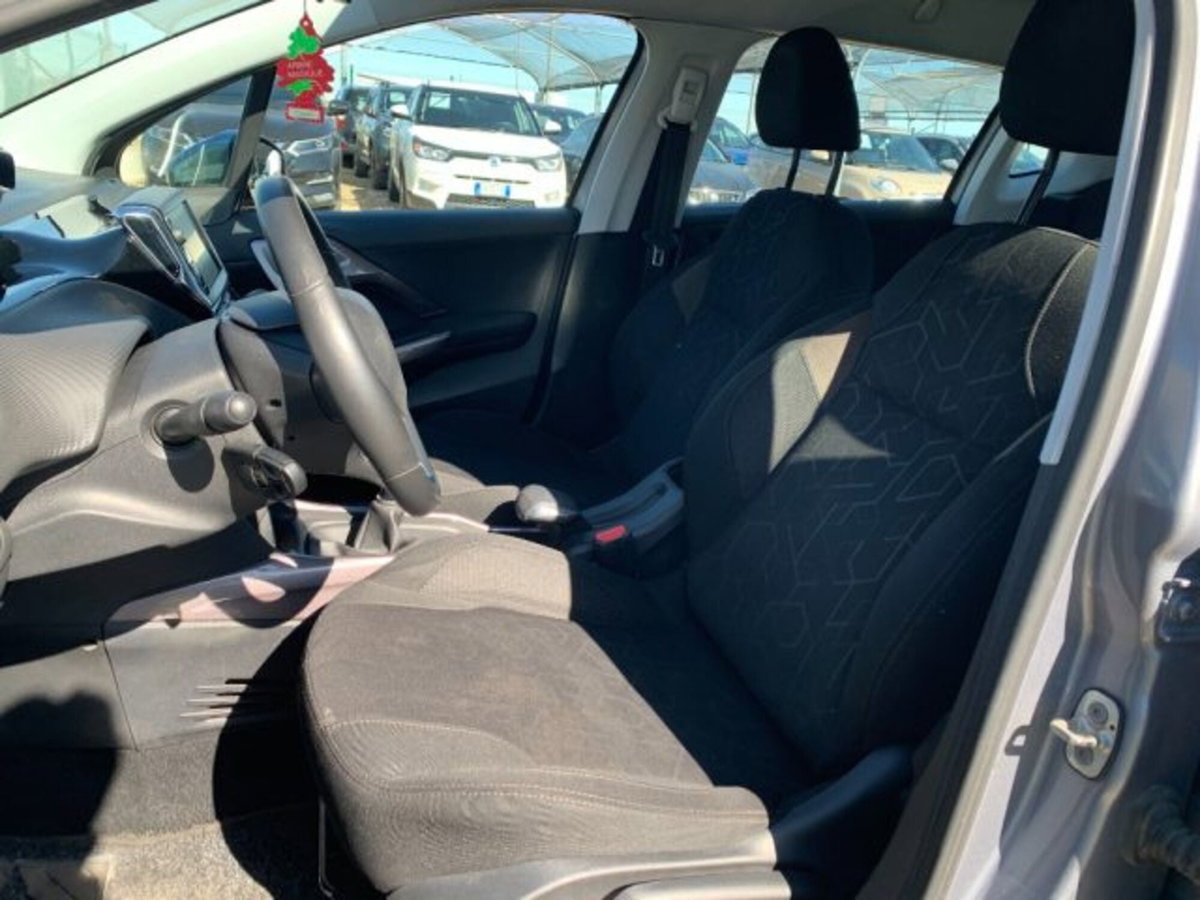 Peugeot 2008 100 Active (11)