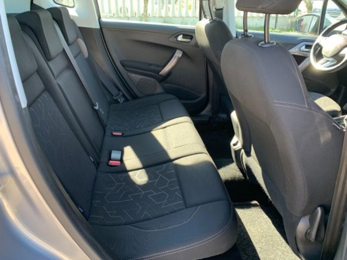 Peugeot 2008 100 Active (13)