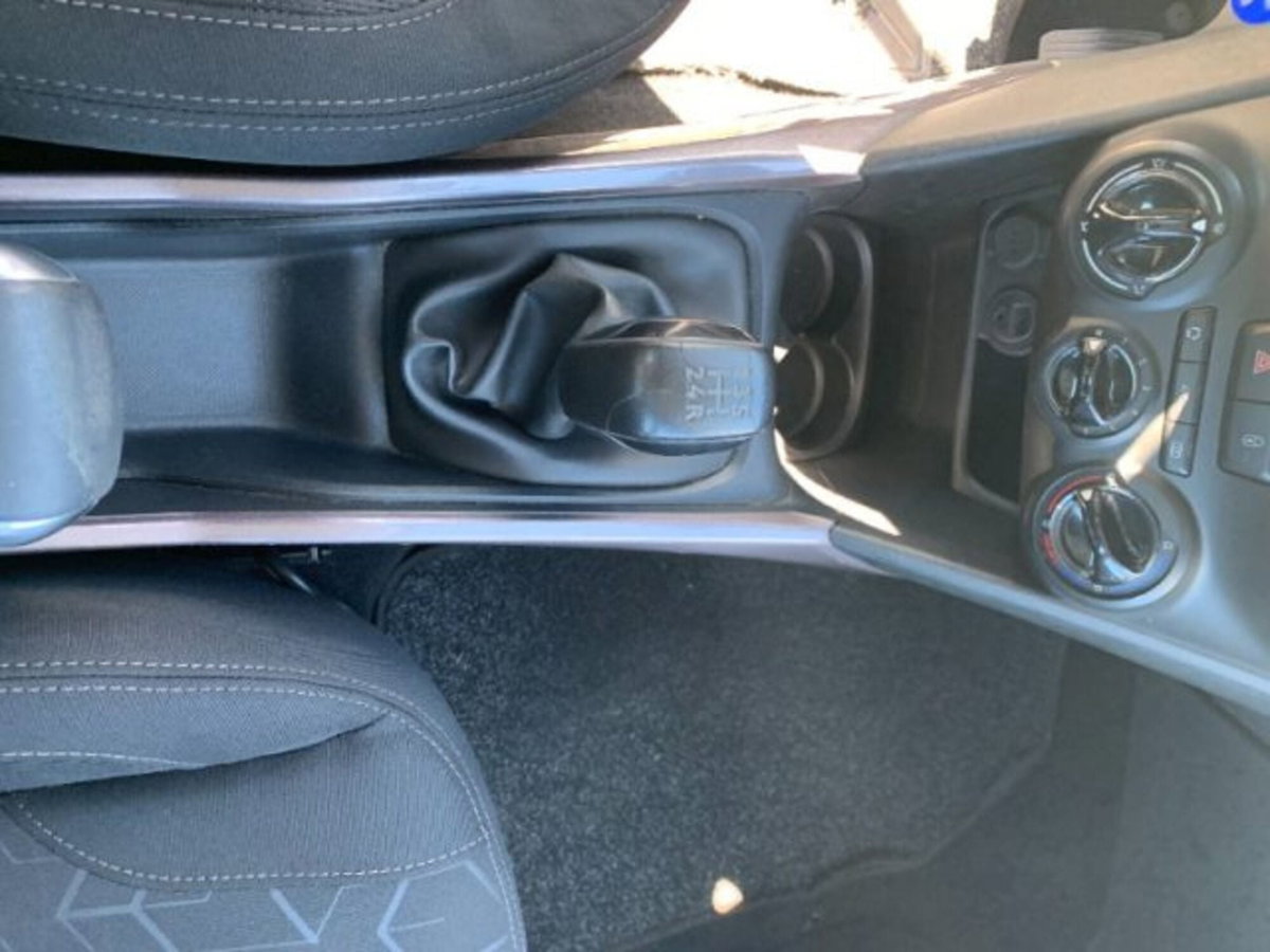 Peugeot 2008 100 Active (20)