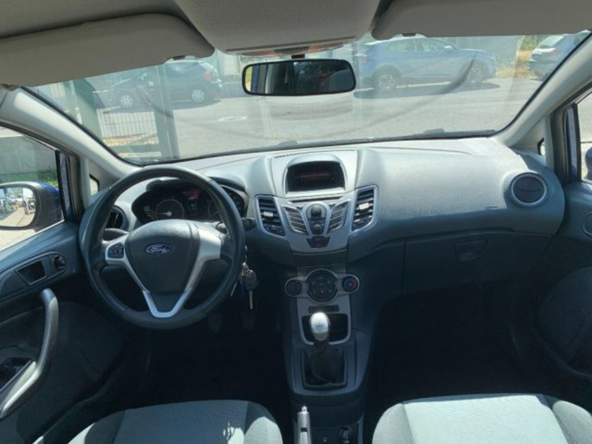 Ford Fiesta 1.2 82CV 5 porte (9)