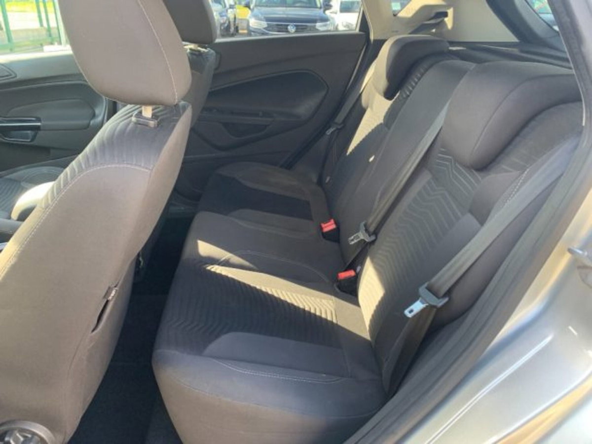 Ford Fiesta 1.2 60CV 5 porte Titanium (10)