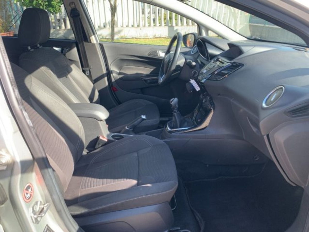 Ford Fiesta 1.2 60CV 5 porte Titanium (12)