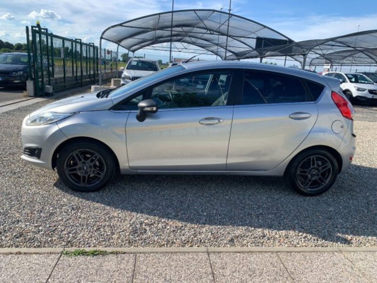 Ford Fiesta 1.2 60CV 5 porte Titanium (8)
