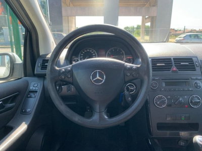 Mercedes-Benz Classe A 160 AUTOMATIC Executive (12)