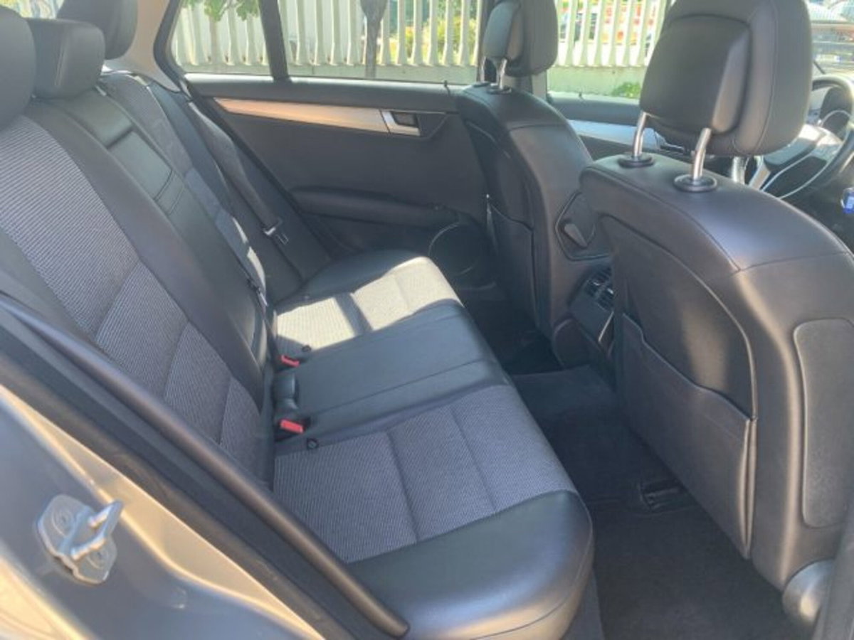 Mercedes-Benz Classe C Station Wagon 250 CDI BlueEFFICIENCY Avantgarde (11)