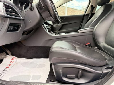 Jaguar XE 2.0 D Turbo 180 CV AWD aut. Prestige (17)