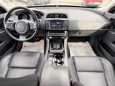 Jaguar XE 2.0 D Turbo 180 CV AWD aut. Prestige (2)