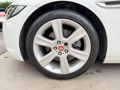 Jaguar XE 2.0 D Turbo 180 CV AWD aut. Prestige (4)