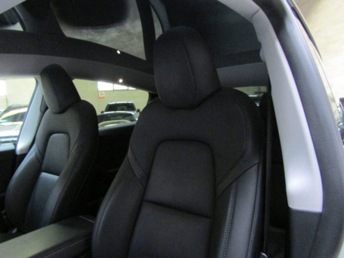 Tesla Model Y Long Range Dual Motor awd (12)