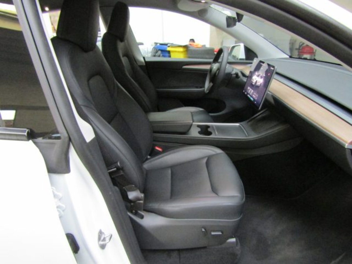 Tesla Model Y Long Range Dual Motor awd (17)
