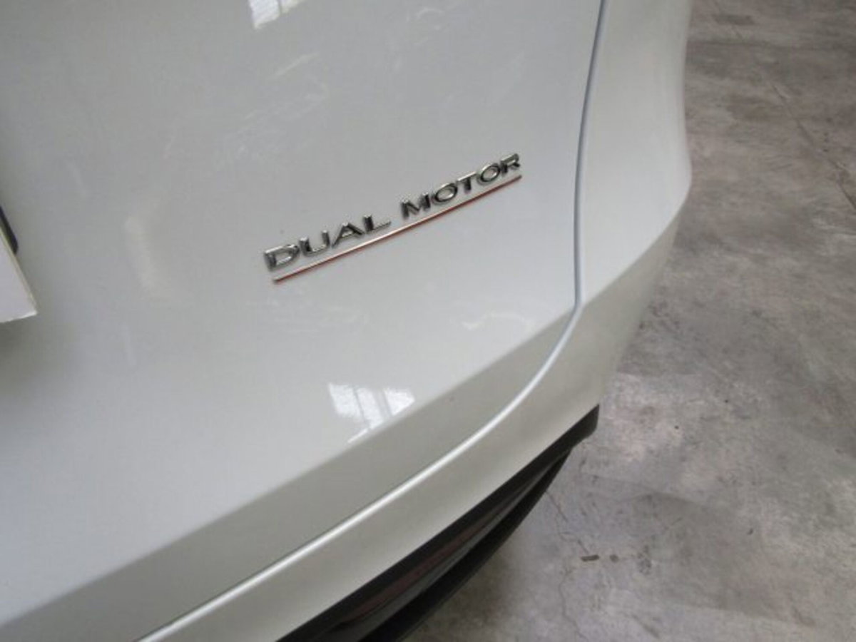 Tesla Model Y Long Range Dual Motor awd (7)