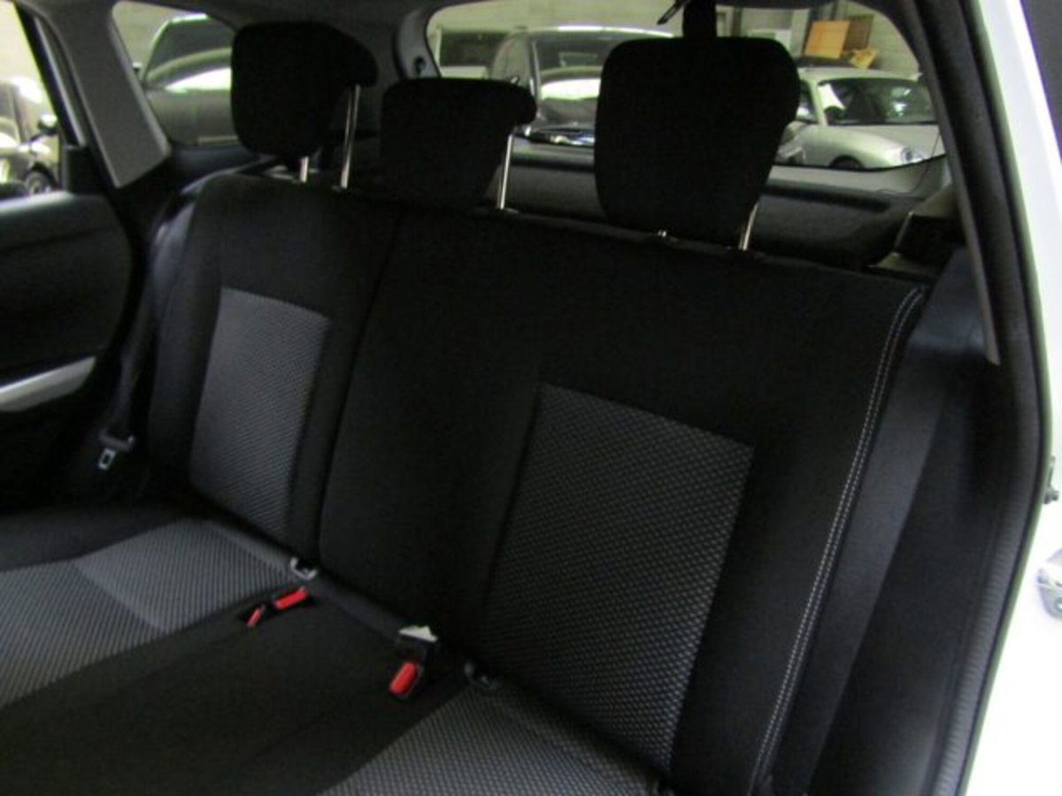 Suzuki Vitara 1.6 VVT V-Top (12)