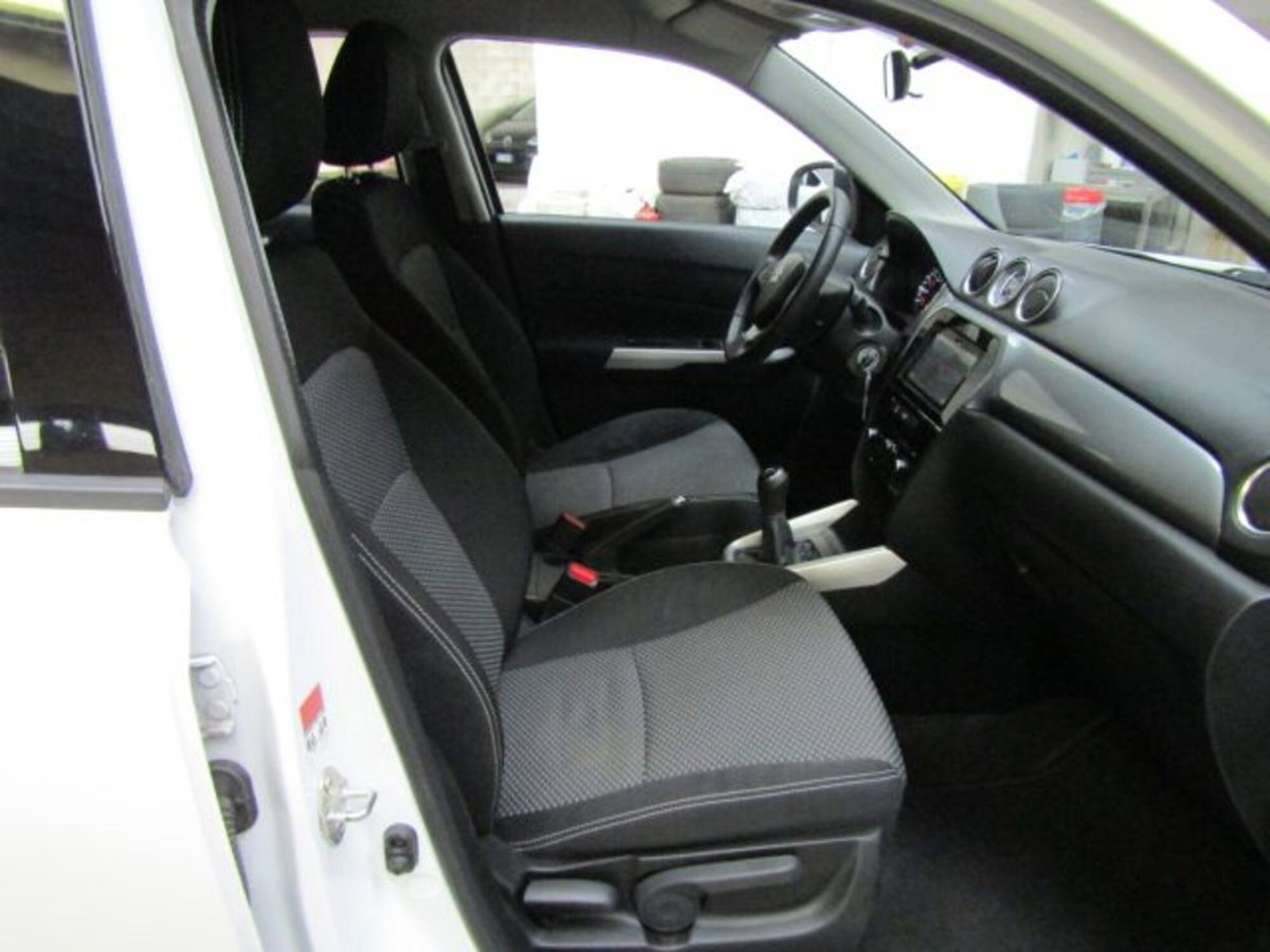 Suzuki Vitara 1.6 VVT V-Top (15)