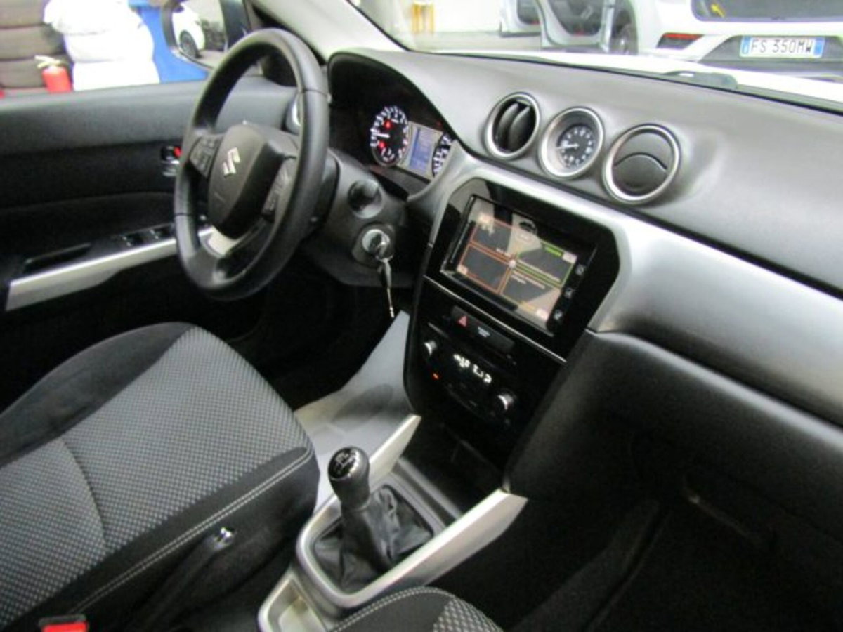 Suzuki Vitara 1.6 VVT V-Top (16)