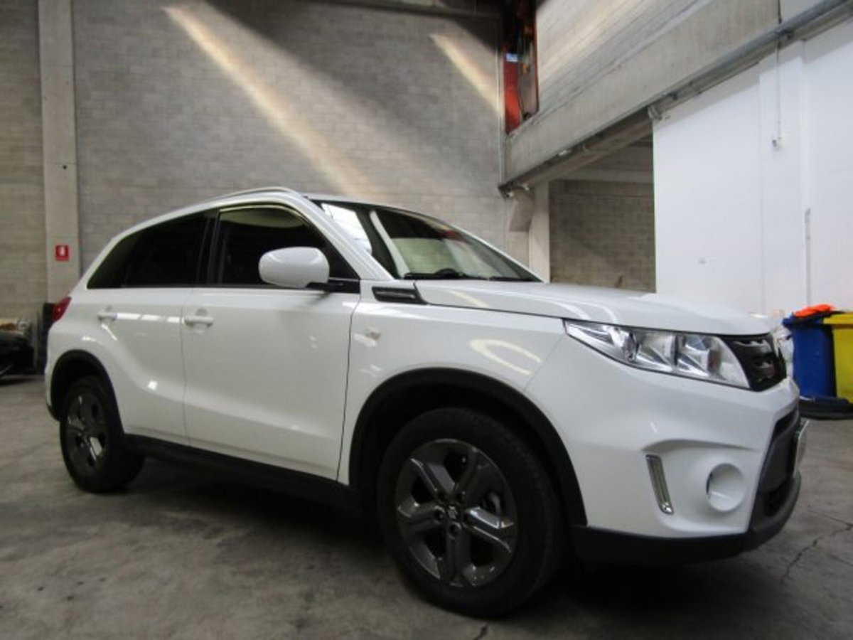 Suzuki Vitara 1.6 VVT V-Top (3)