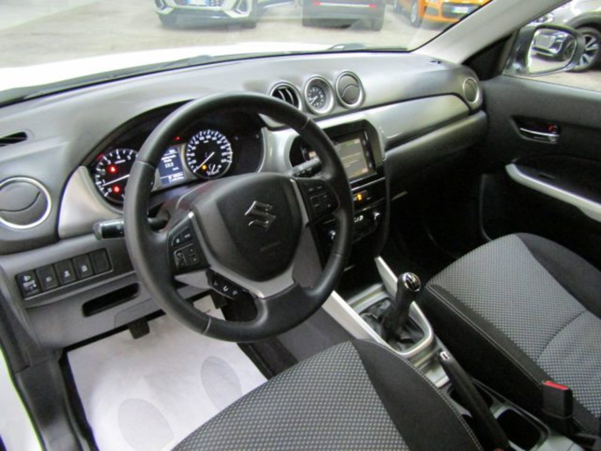 Suzuki Vitara 1.6 VVT V-Top (8)