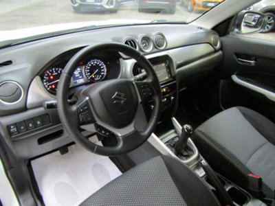 Suzuki Vitara 1.6 VVT V-Top (8)