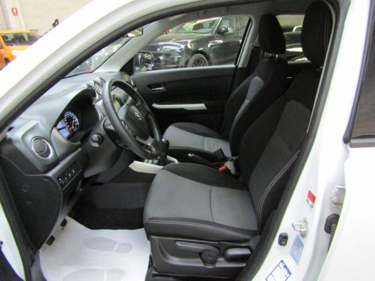 Suzuki Vitara 1.6 VVT V-Top (9)