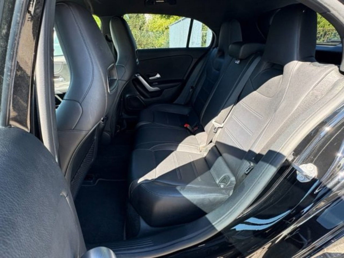 Mercedes-Benz Classe A Sedan 180 d Automatic 4p. Sport (16)