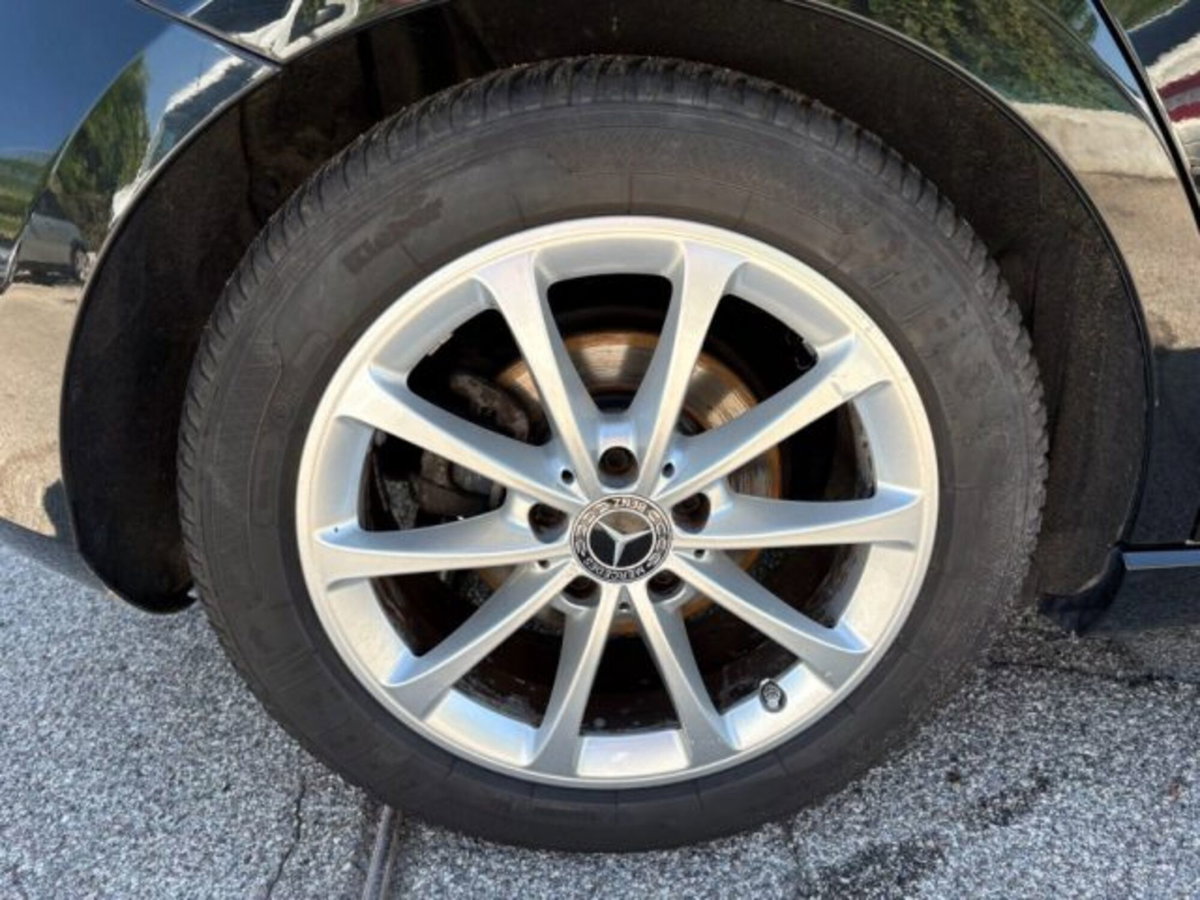 Mercedes-Benz Classe A Sedan 180 d Automatic 4p. Sport (17)