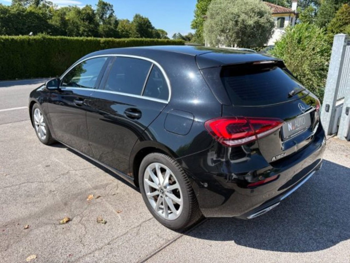 Mercedes-Benz Classe A Sedan 180 d Automatic 4p. Sport (3)