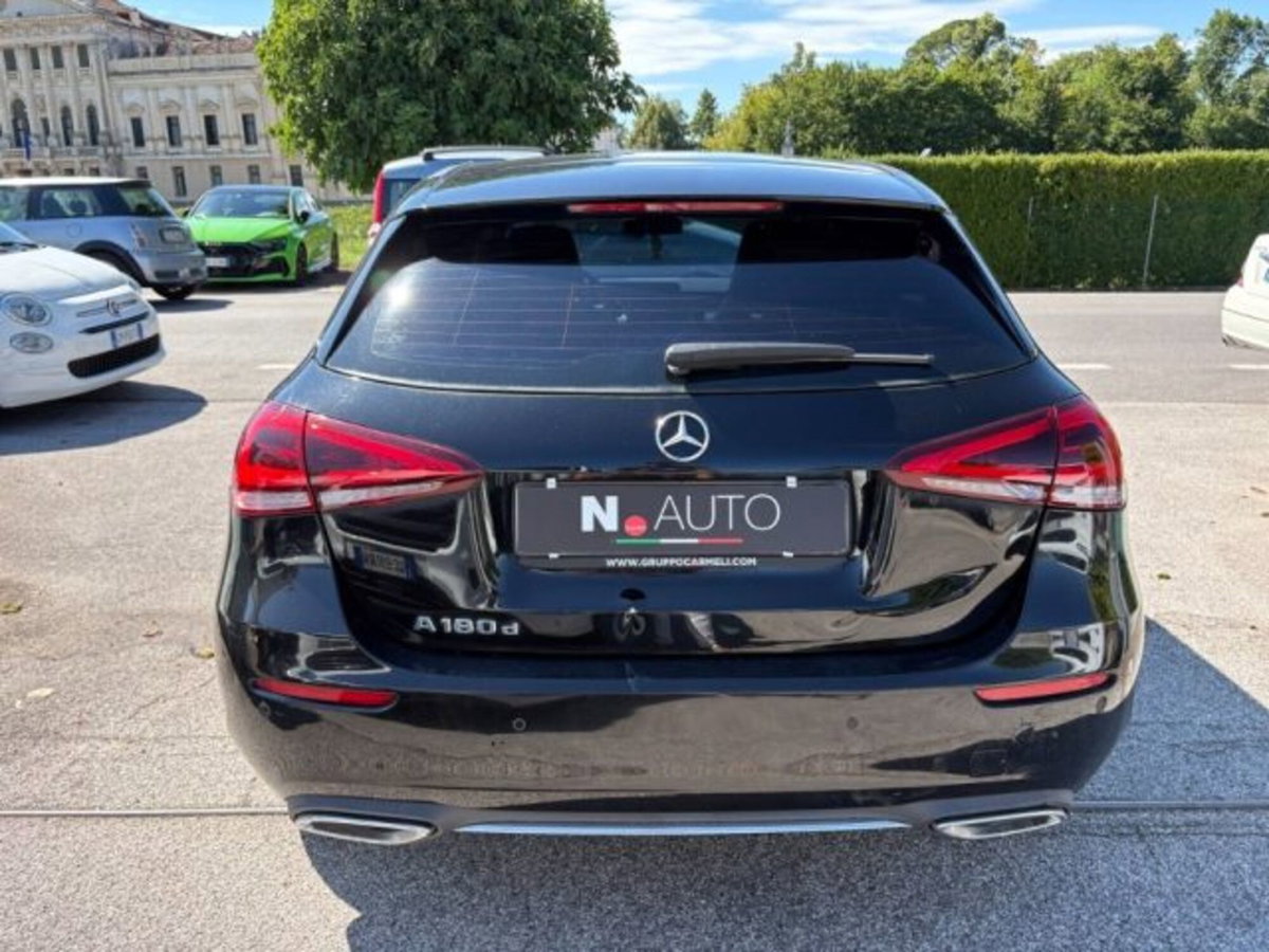 Mercedes-Benz Classe A Sedan 180 d Automatic 4p. Sport (4)