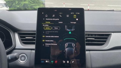 Renault Captur 1.2 eco-g Techno 120cv (13)