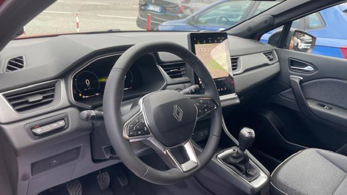 Renault Captur 1.2 eco-g Techno 120cv (5)