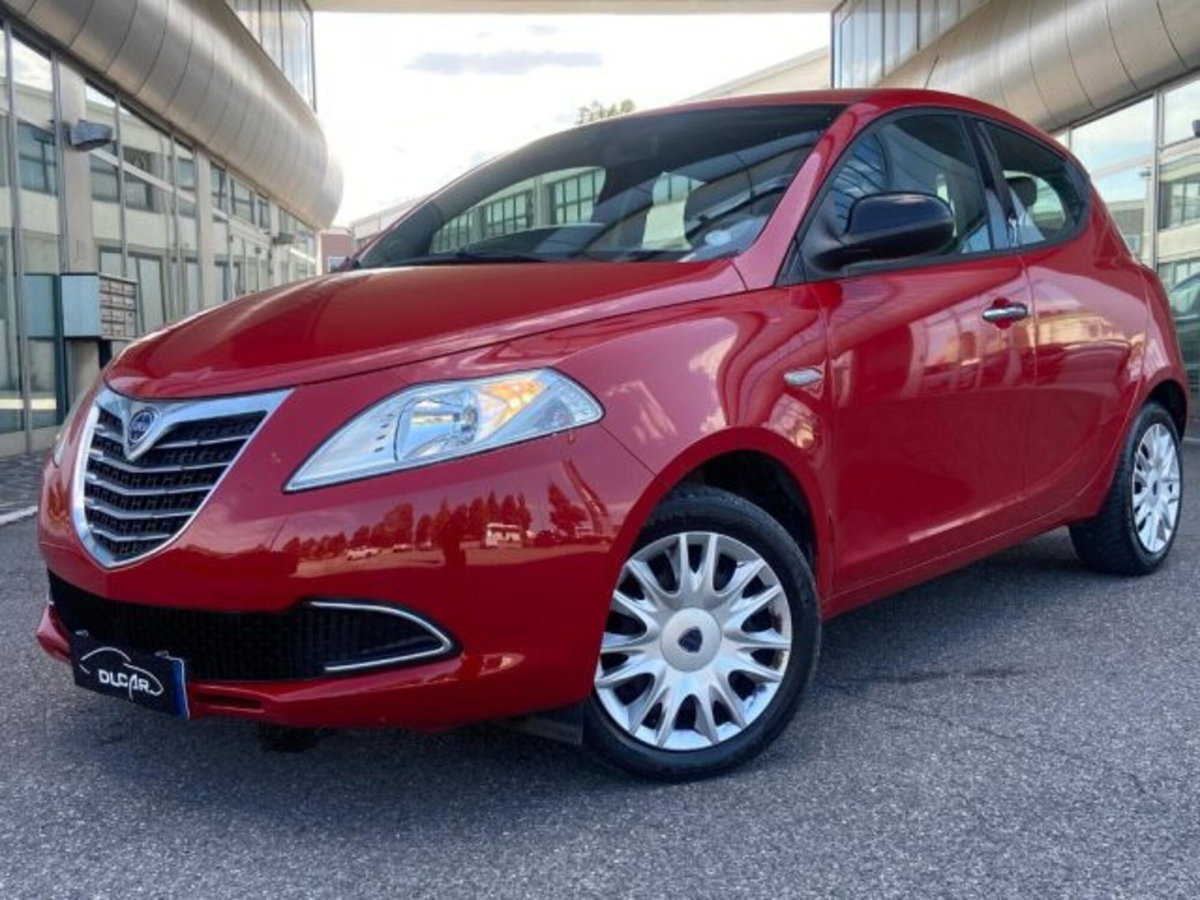 Lancia Ypsilon 1.2 69 CV 5 porte Silver