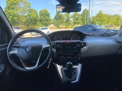 Lancia Ypsilon 1.2 69 CV 5 porte Silver (10)