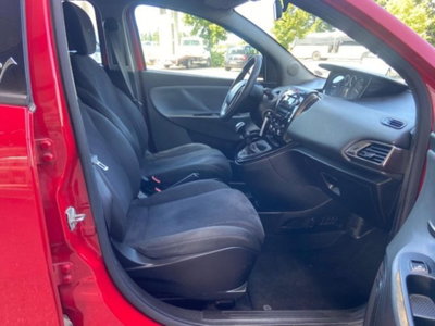 Lancia Ypsilon 1.2 69 CV 5 porte Silver (14)