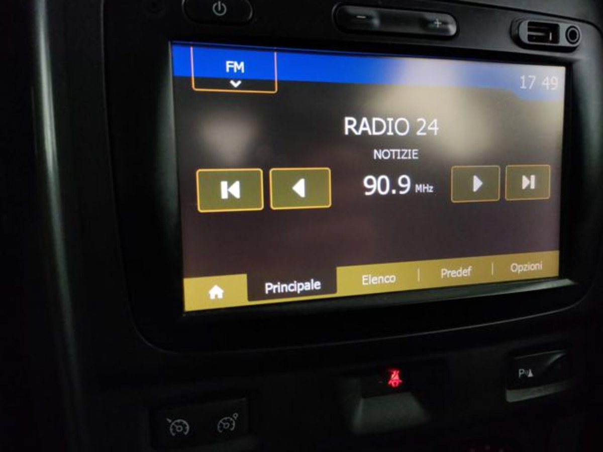 Dacia Duster 1.5 dCi 110CV S&S 4x2 Serie Speciale Ambiance Family (12)
