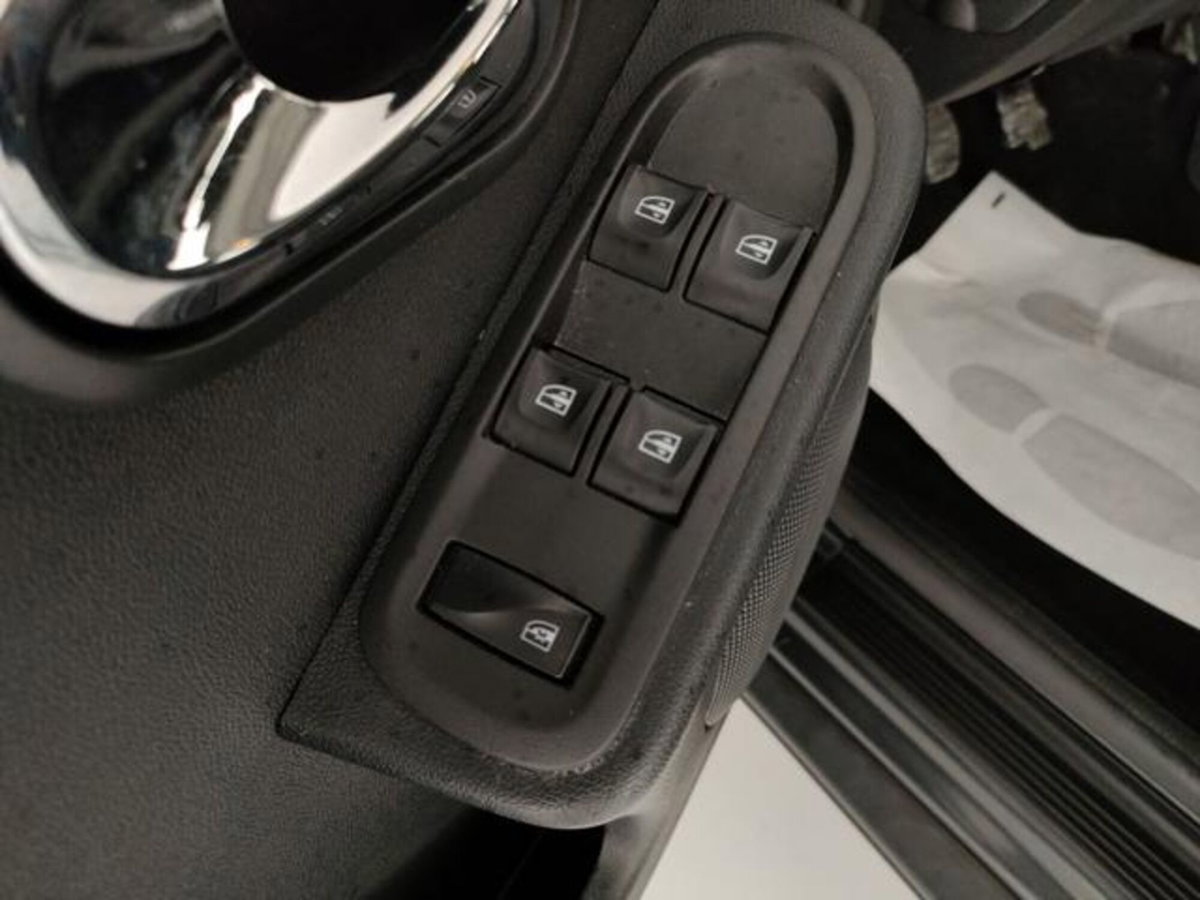 Dacia Duster 1.5 dCi 110CV S&S 4x2 Serie Speciale Ambiance Family (16)