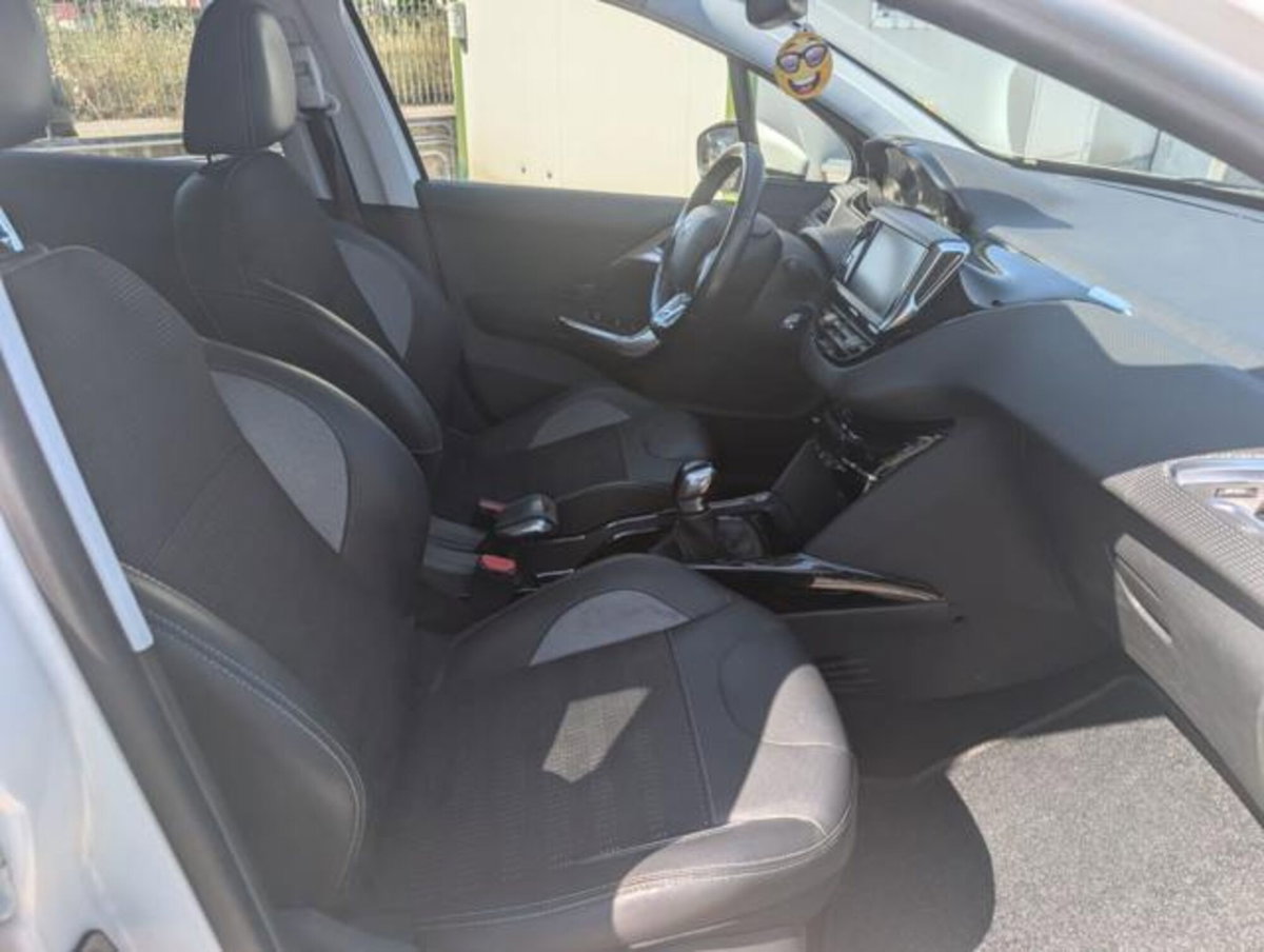 Peugeot 2008 100 S&S Allure (5)