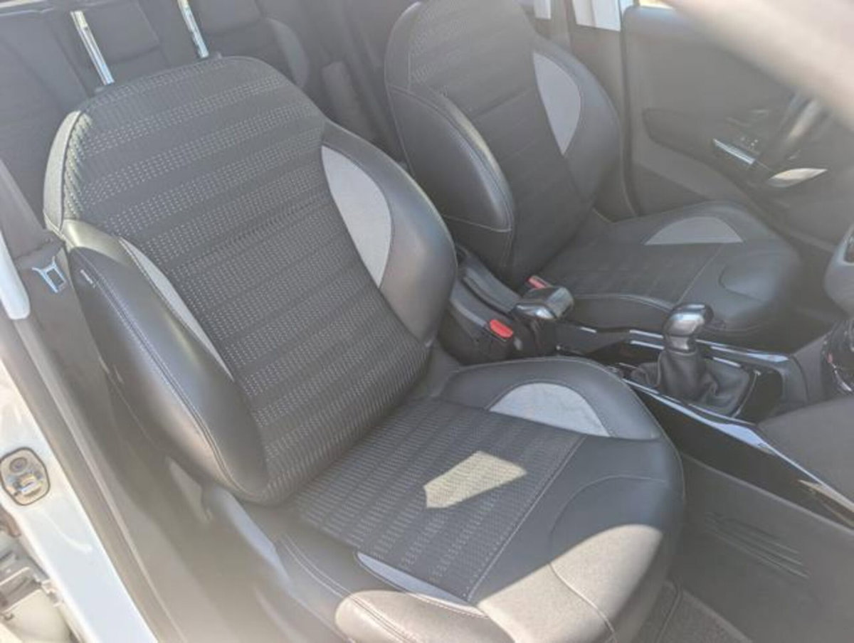 Peugeot 2008 100 S&S Allure (6)