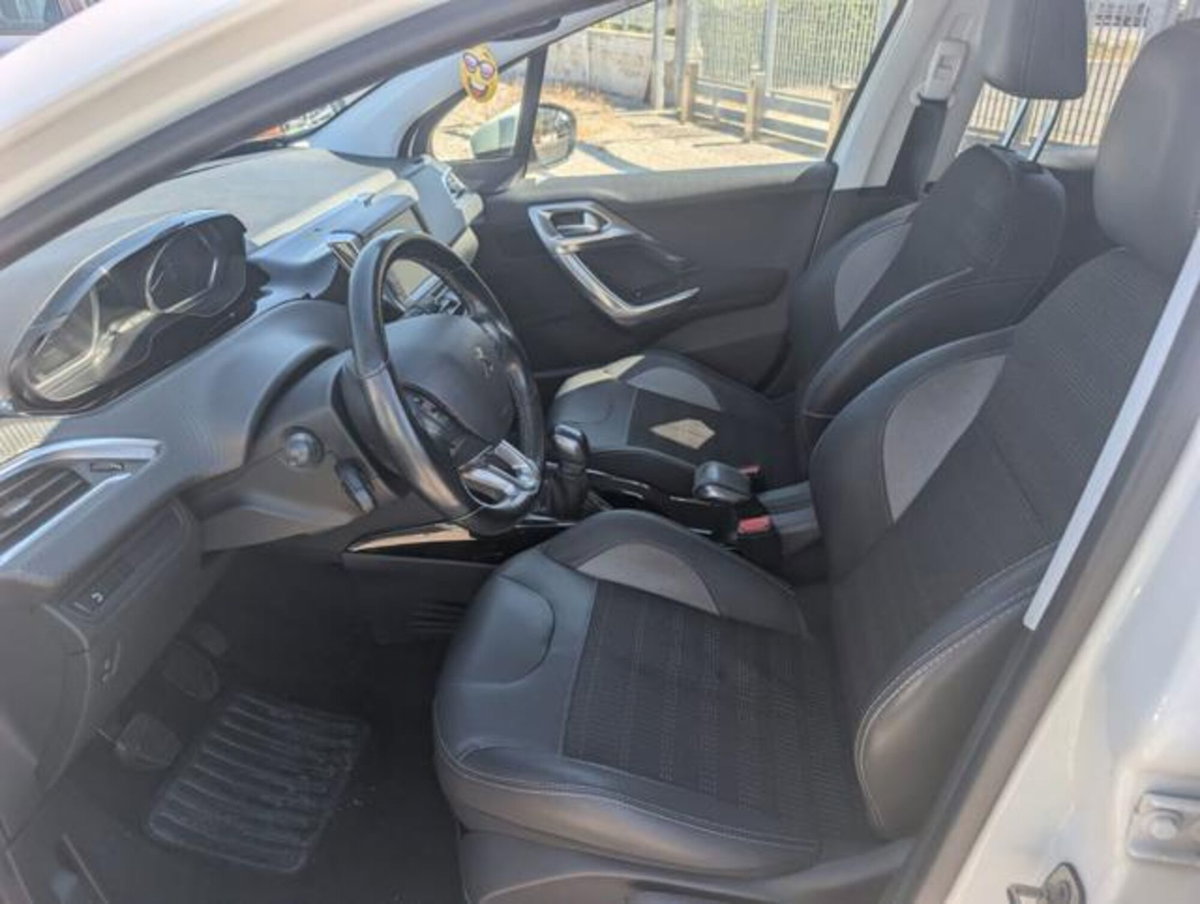 Peugeot 2008 100 S&S Allure (7)