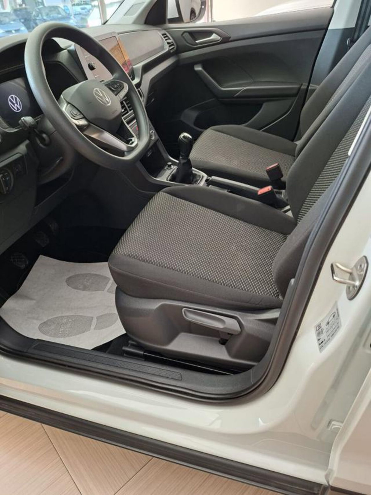 Volkswagen T-Cross 1.0 tsi Life 95cv (17)