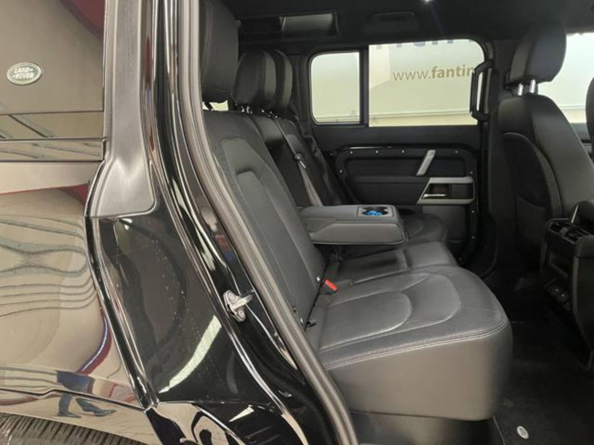 Land Rover Defender 110 3.0d mhev X-Dynamic SE awd 200cv auto 7p.ti (14)