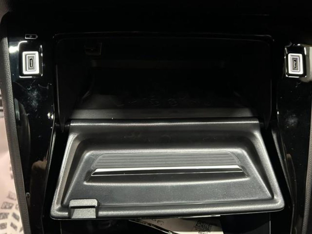 Peugeot 2008 50 kWh GT (17)