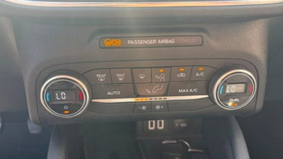 Ford Kuga 2.0 EcoBlue Hybrid 150 CV 2WD Titanium (14)