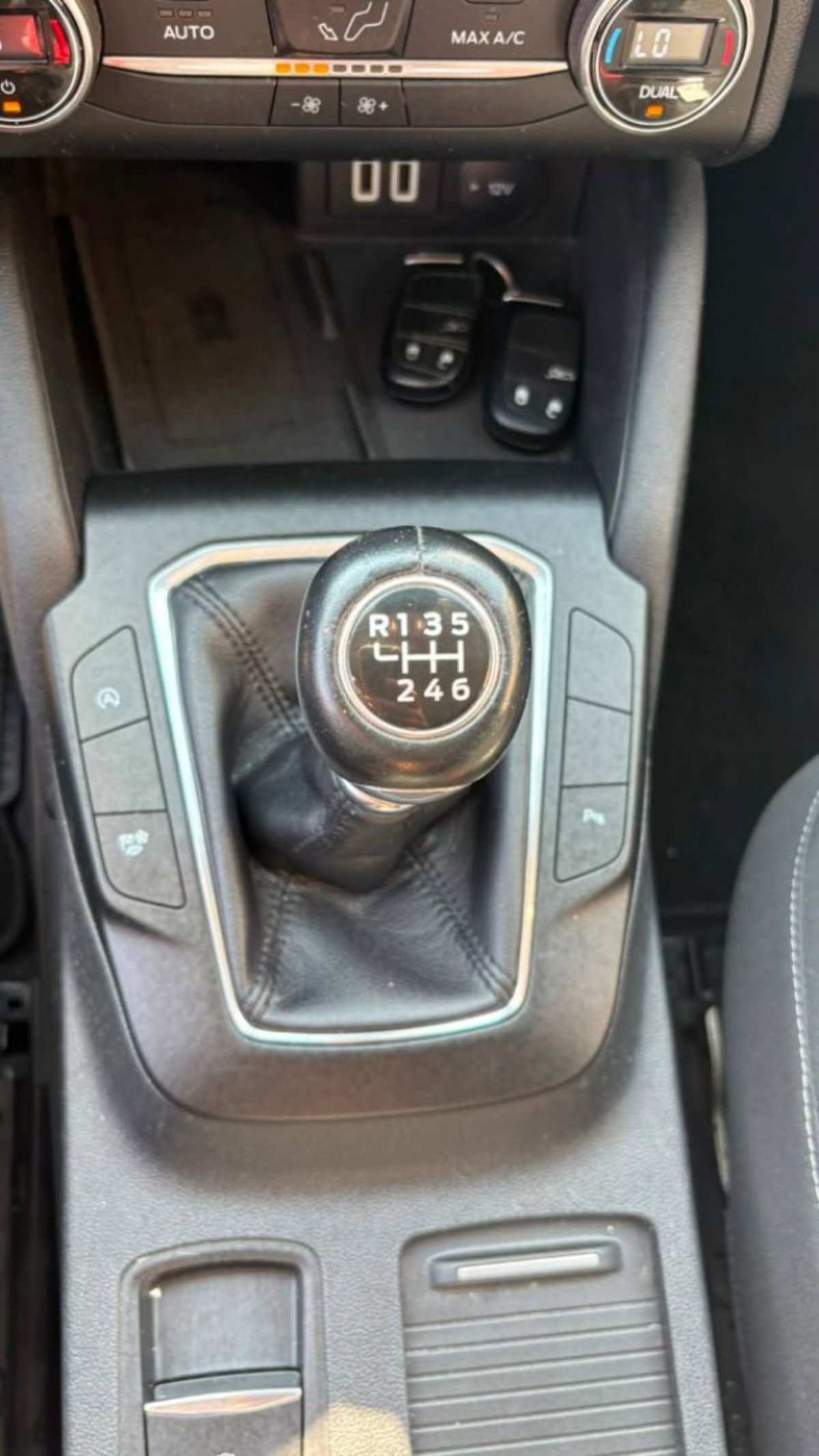 Ford Kuga 2.0 EcoBlue Hybrid 150 CV 2WD Titanium (16)
