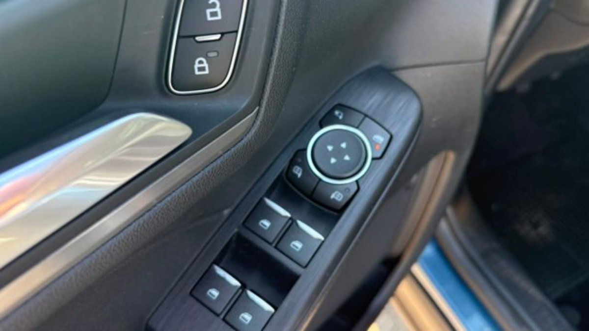Ford Kuga 2.0 EcoBlue Hybrid 150 CV 2WD Titanium (8)