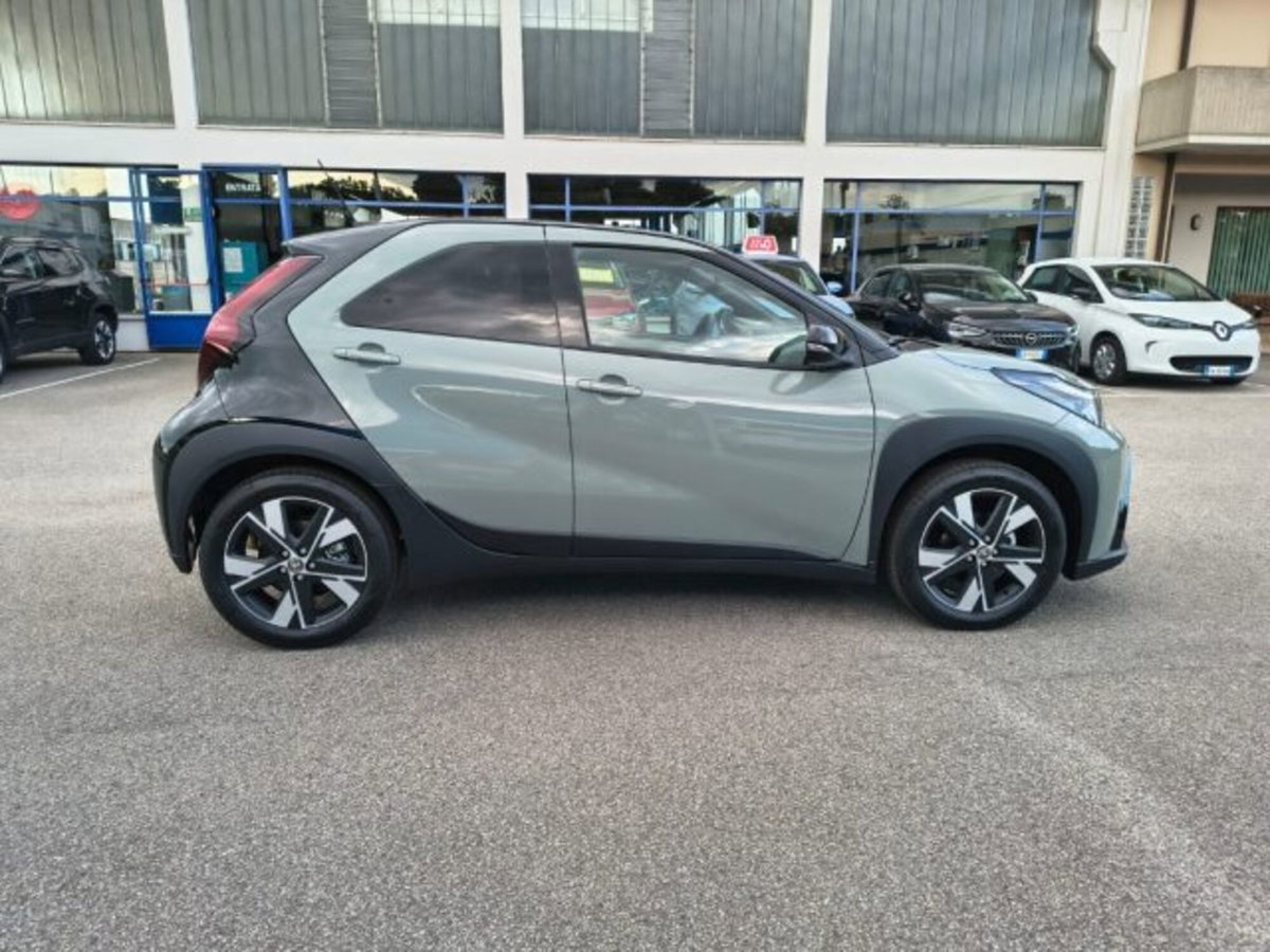 Toyota Aygo X 1.5 hybrid Icon e-cvt (4)