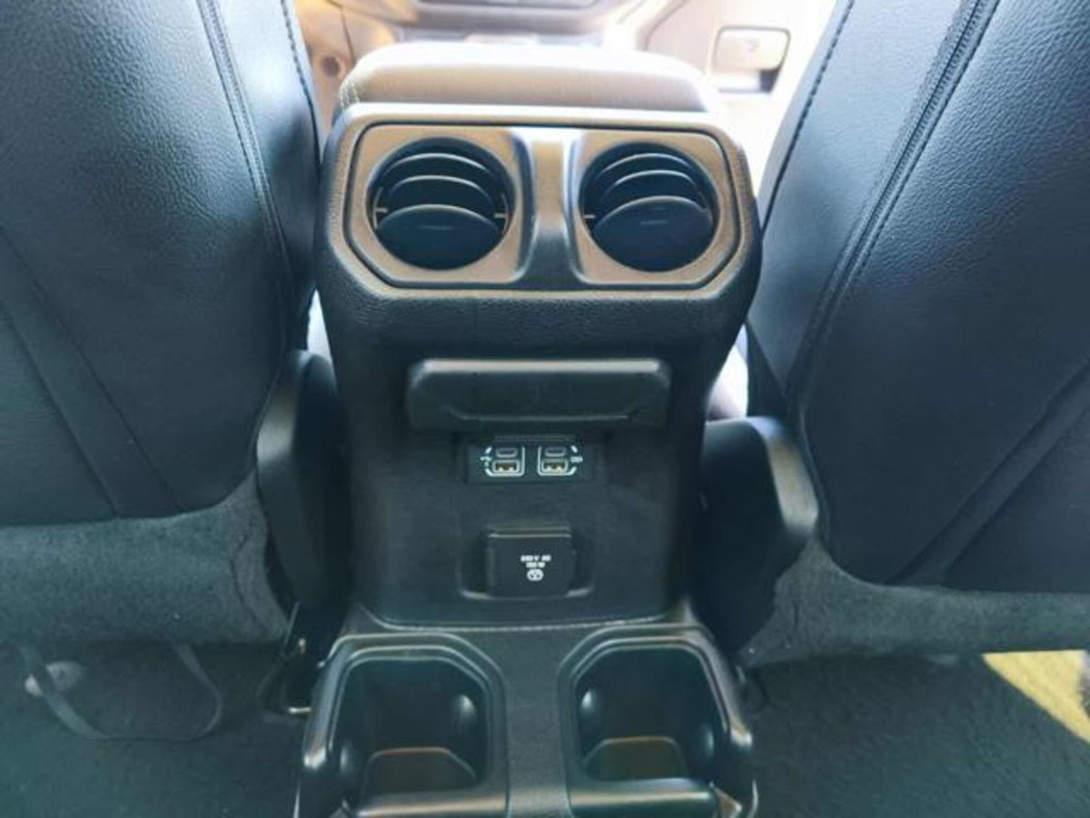 Jeep Wrangler Unlimited 2.2 Mjt II Night Eagle (13)
