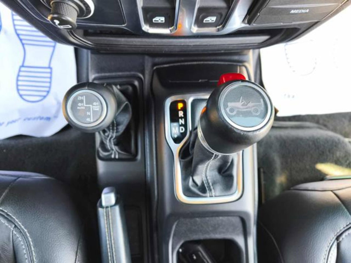 Jeep Wrangler Unlimited 2.2 Mjt II Night Eagle (14)