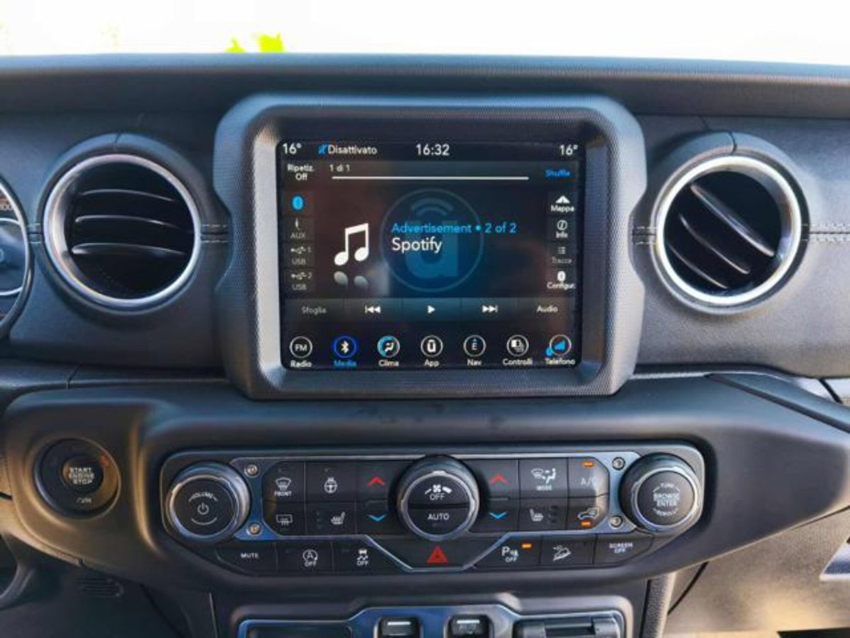 Jeep Wrangler Unlimited 2.2 Mjt II Night Eagle (16)