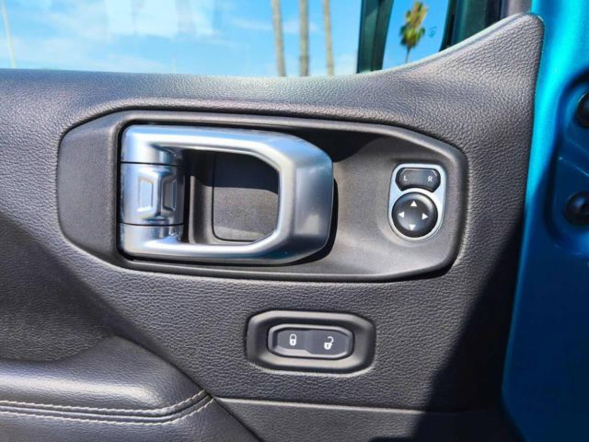 Jeep Wrangler Unlimited 2.2 Mjt II Night Eagle (20)