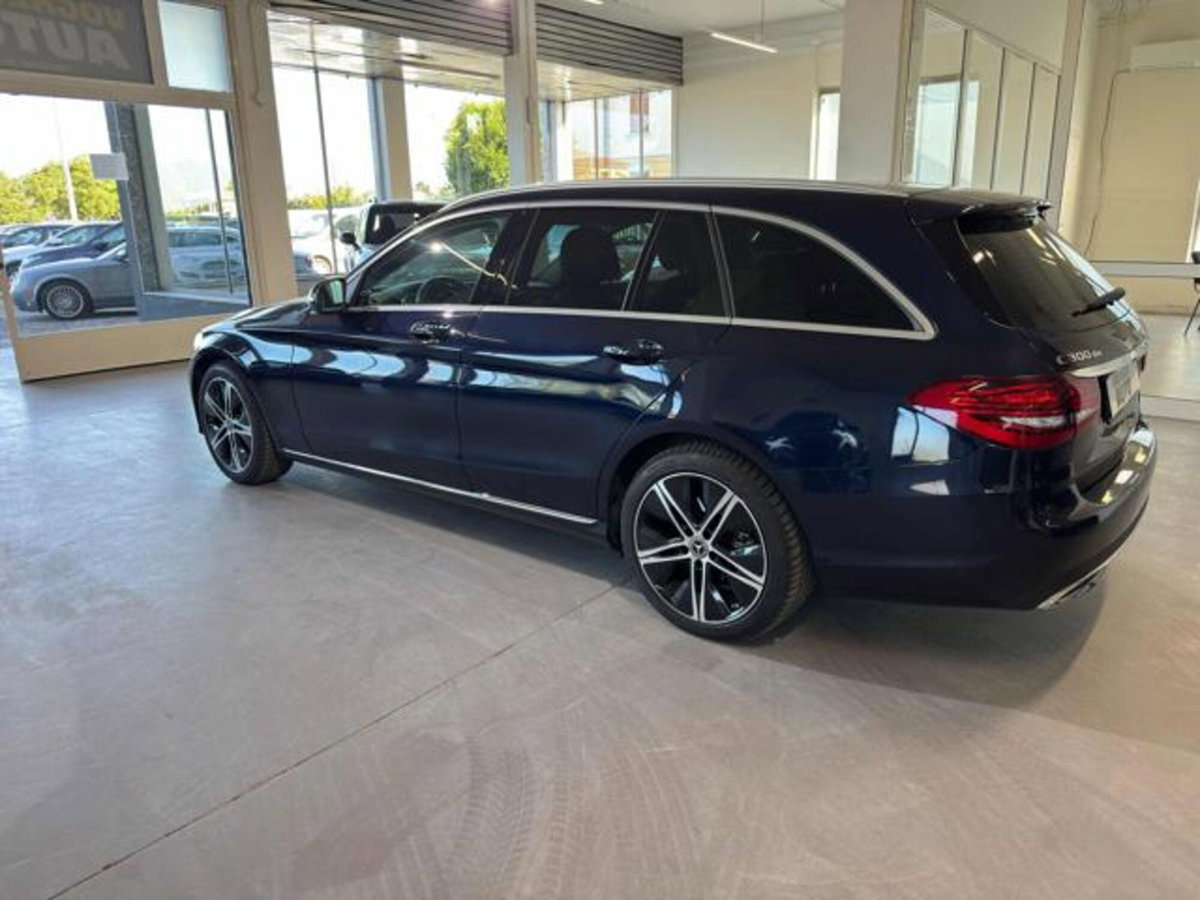 Mercedes-Benz Classe C Station Wagon 300 de Auto EQ-Power Premium (5)