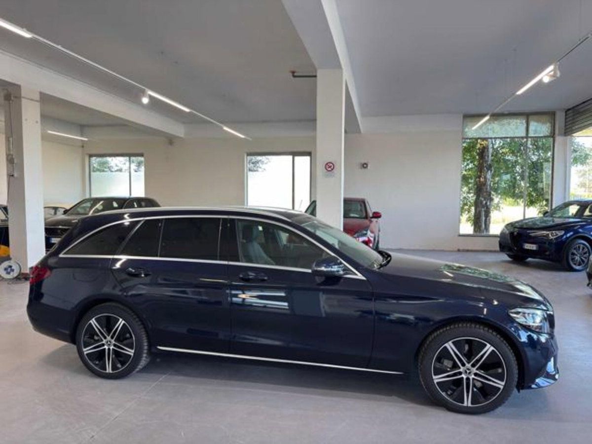 Mercedes-Benz Classe C Station Wagon 300 de Auto EQ-Power Premium (9)
